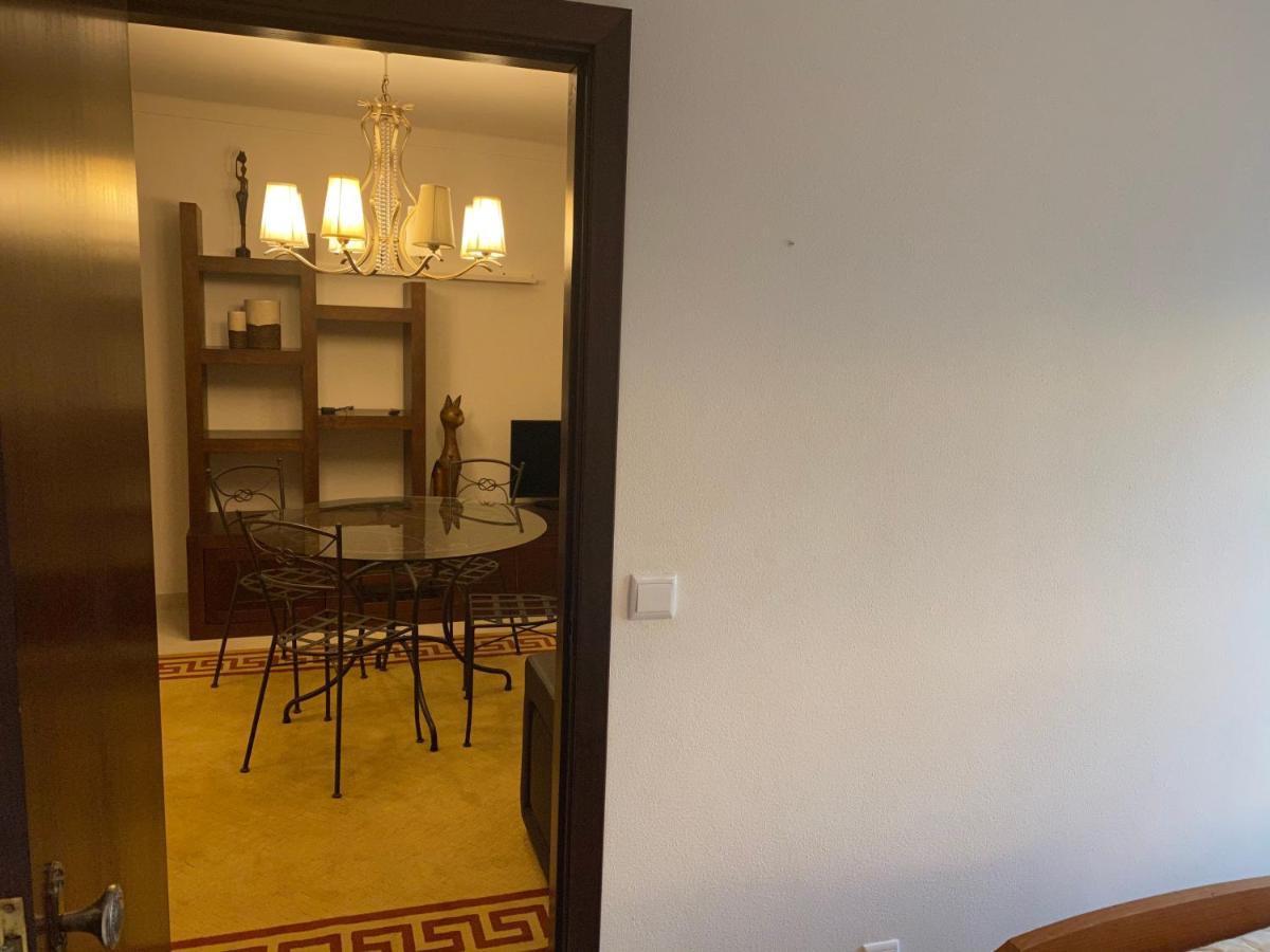 Casa Mouzinho De Albuquerque Apartment Ourem Luaran gambar